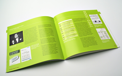 Doppelseite Broschüre | Rückblick Firmengeschichte | Farbfläche